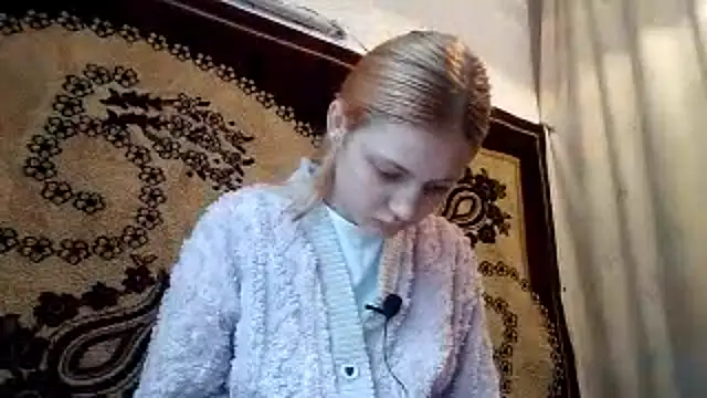 Snapshot of LunaLaday chatting on 05/12/26, 02:52 LunaLaday online show from 05/12/26, 02:52