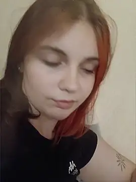 LoisFox online show from 04/22/26, 08:43