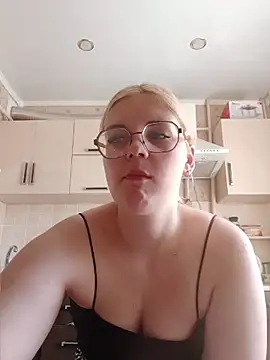 LoisFox online show from 06/06/26, 06:51