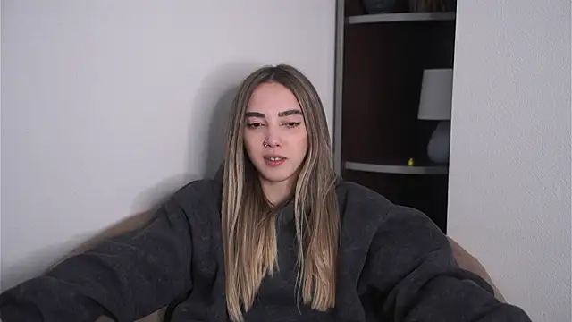 SheliaRafla online show from 04/22/26, 10:28