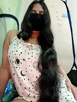 Snapshot of Priya_9945 chatting on 05/06/26, 05:57 Priya 9945 online show from 05/06/26, 05:57