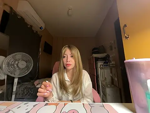 sweet glam online show from 05/19/26, 02:01