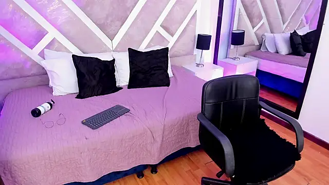 Mia Velez1 online show from 05/16/26, 10:36