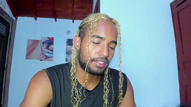 Snapshot of salvatore_amator chatting on 06/03/26, 03:53 salvatore amator online show from 06/03/26, 03:53