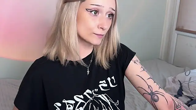 mia side online show from 08/01/26, 04:17