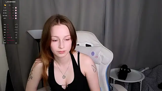 Snapshot of Marry_ly chatting on 06/03/26, 02:33 Marry ly online show from 06/03/26, 02:33