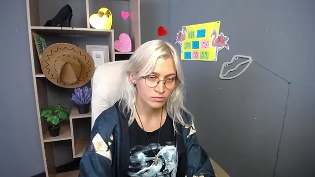 Snapshot of RubyDaviss chatting on 05/19/26, 12:22 RubyDaviss online show from 05/19/26, 12:22