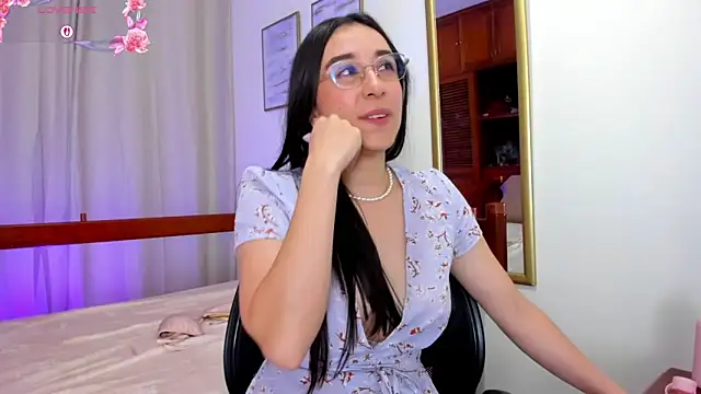 Snapshot of Elisabetta_Amour chatting on 06/03/26, 02:33 Elisabetta Amour online show from 06/03/26, 02:33