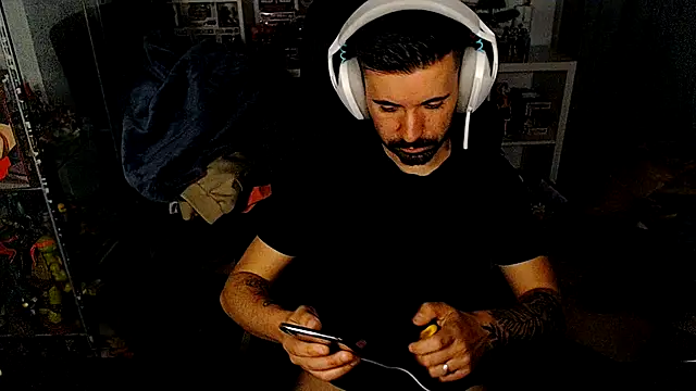 chiquitoconsecreto online show from 04/23/26, 03:08