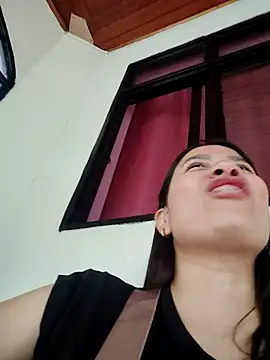 Nicol Alvarez1 online show from 04/24/26, 08:33