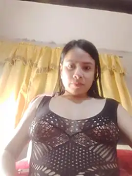 Snapshot of Nicol_Alvarez1 chatting on 06/17/26, 10:32 Nicol Alvarez1 online show from 06/17/26, 10:32