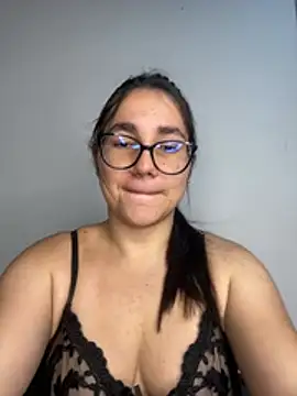 mia khalaf online show from 05/10/26, 02:39