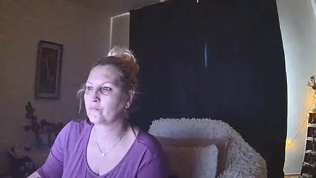 Divineblond online show from 02/19/25, 11:17