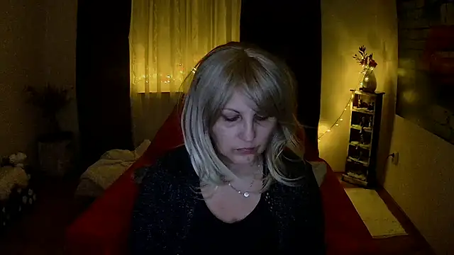 Divineblond online show from 02/19/25, 10:31
