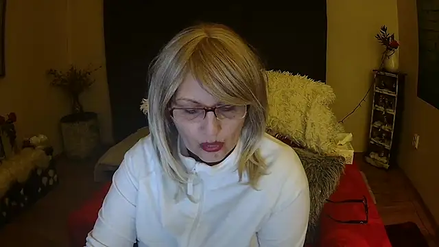 Divineblond online show from 02/20/25, 08:36