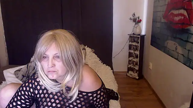 Divineblond online show from 02/25/25, 07:47