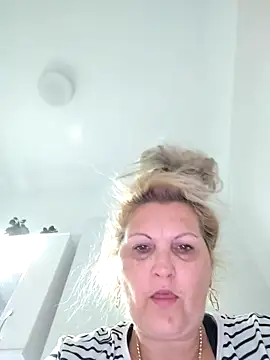 Divineblond online show from 10/05/25, 02:48