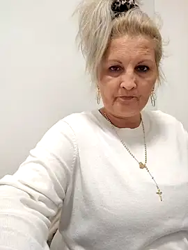 Divineblond online show from 10/29/25, 04:31