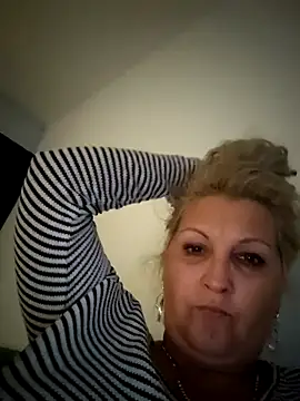 Divineblond online show from 11/08/25, 05:34