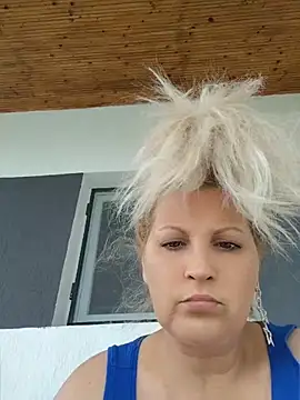 Divineblond online show from 05/12/26, 10:34