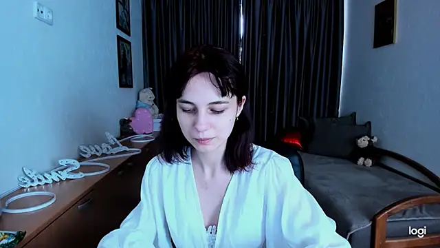 Snapshot of MiniLysii chatting on 05/13/26, 05:38 MiniLysii online show from 05/13/26, 05:38