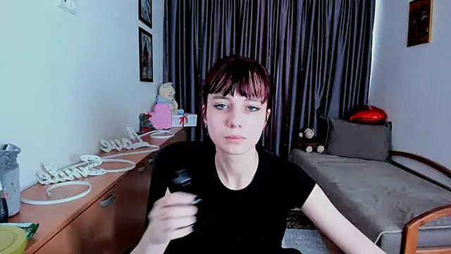 Snapshot of MiniLysii chatting on 05/16/26, 10:36 MiniLysii online show from 05/16/26, 10:36