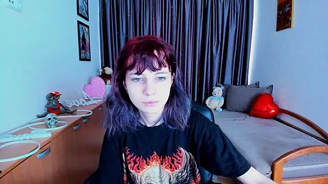 Snapshot of MiniLysii chatting on 05/30/26, 05:37 MiniLysii online show from 05/30/26, 05:37