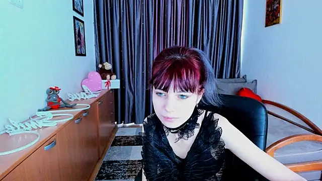 Snapshot of MiniLysii chatting on 06/07/26, 06:06 MiniLysii online show from 06/07/26, 06:06