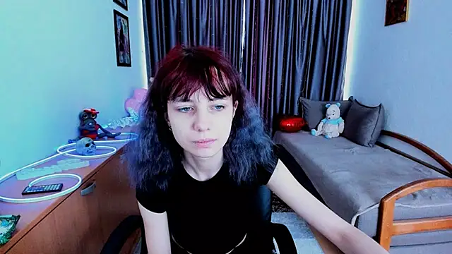 Snapshot of MiniLysii chatting on 06/12/26, 05:50 MiniLysii online show from 06/12/26, 05:50