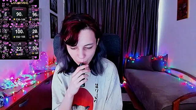 Snapshot of MiniLysii chatting on 07/10/26, 05:56 MiniLysii online show from 07/10/26, 05:56
