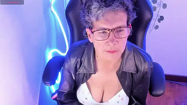 selena ferreira online show from 04/25/26, 01:41