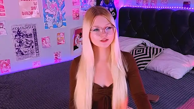 LunariaFox online show from 07/24/26, 02:37