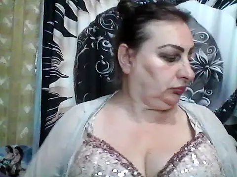 Snapshot of LoaqLovew chatting on 06/20/26, 11:02 LoaqLovew online show from 06/20/26, 11:02