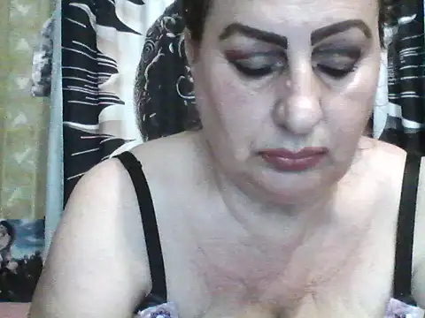 Snapshot of LoaqLovew chatting on 06/29/26, 11:32 LoaqLovew online show from 06/29/26, 11:32