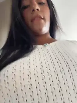 SaryJonex online show from 05/12/26, 03:09