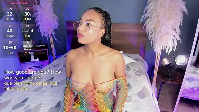 Snapshot of Lynncute chatting on 07/19/26, 04:16 Lynncute online show from 07/19/26, 04:16
