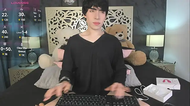 Snapshot of DemonFoxx chatting on 06/24/26, 12:04 DemonFoxx online show from 06/24/26, 12:04