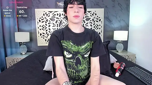 Snapshot of DemonFoxx chatting on 07/07/26, 12:20 DemonFoxx online show from 07/07/26, 12:20