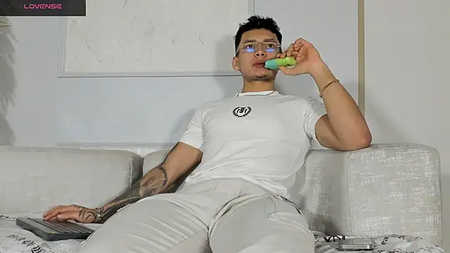 Alan Salazar online show from 06/18/26, 05:39