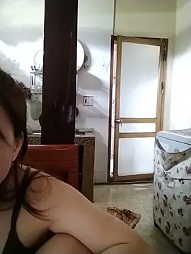 Snapshot of Squirt107 chatting on 06/22/26, 04:09 Squirt107 online show from 06/22/26, 04:09