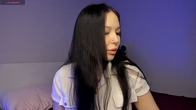 Snapshot of missinfull chatting on 05/15/26, 01:29 missinfull online show from 05/15/26, 01:29