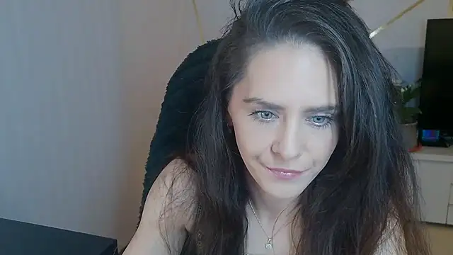 khalessi13 online show from 05/01/26, 10:25