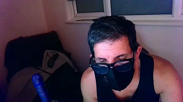 Snapshot of maskedilf chatting on 05/24/26, 11:54 maskedilf online show from 05/24/26, 11:54