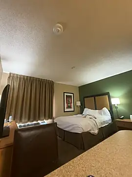 Strawberry256123 online show from 04/25/26, 08:28