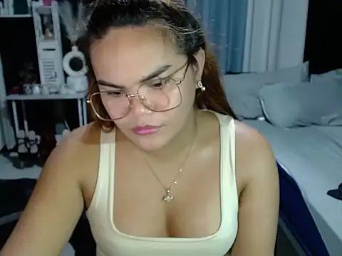 Snapshot of Kendallfoxx chatting on 06/03/26, 06:02 Kendallfoxx online show from 06/03/26, 06:02