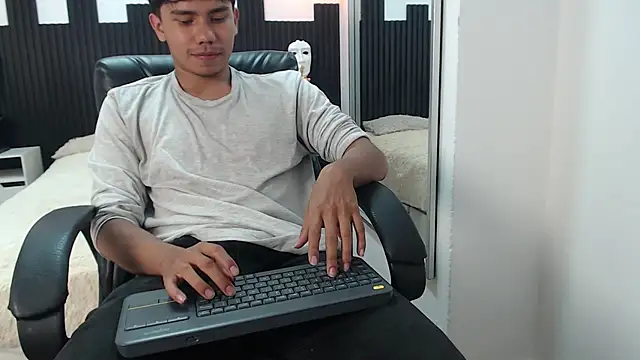 Jack Ryan26 online show from 04/24/26, 07:49