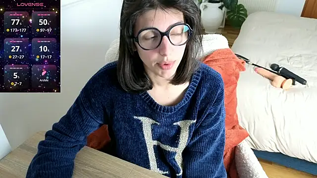 charlieangella online show from 05/13/26, 07:33