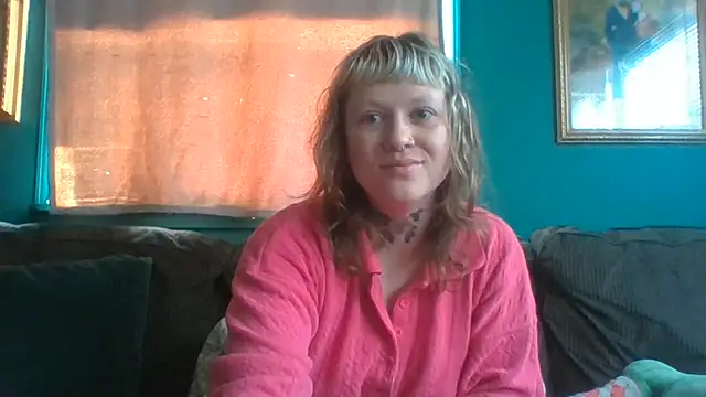 Snapshot of RosieSwitchBitch chatting on 06/06/26, 10:53 RosieSwitchBitch online show from 06/06/26, 10:53