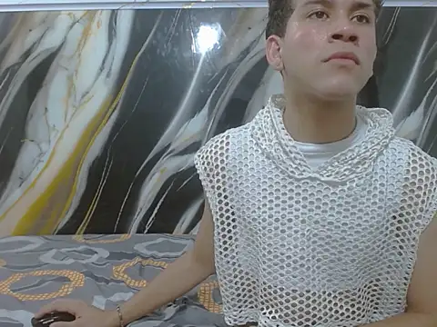 Snapshot of LAYAN_FEMBOY chatting on 05/08/26, 11:21 LAYAN FEMBOY online show from 05/08/26, 11:21
