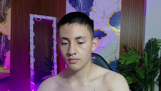 Snapshot of Andres_Tay chatting on 05/18/26, 04:07 Andres Tay online show from 05/18/26, 04:07